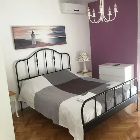 Pensionat Attractive In The City Center *