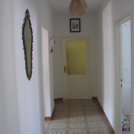 Attractive In The City Center Guest house *